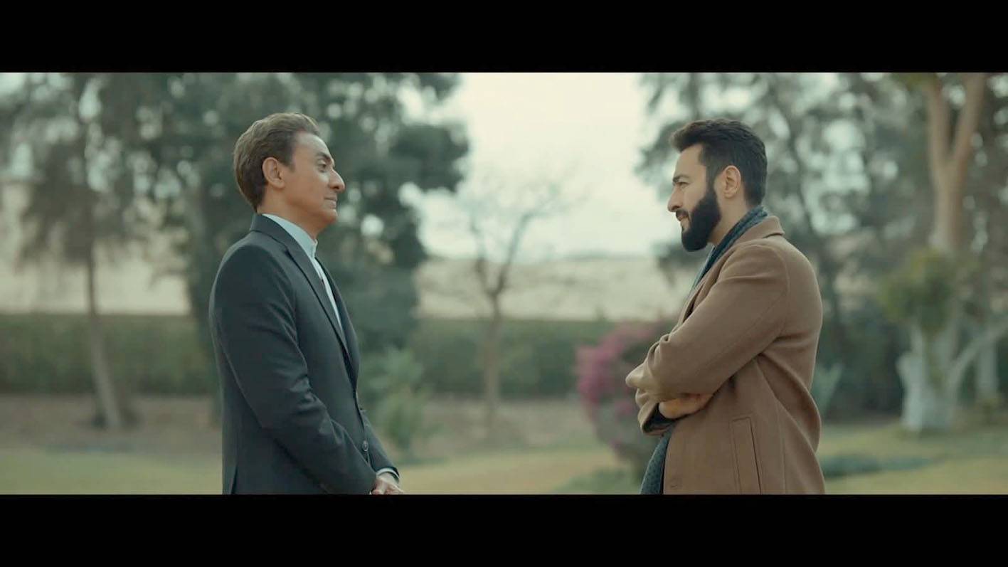 حمادة هلال وفتحي عبد الوهاب في مشهد من المسلسل