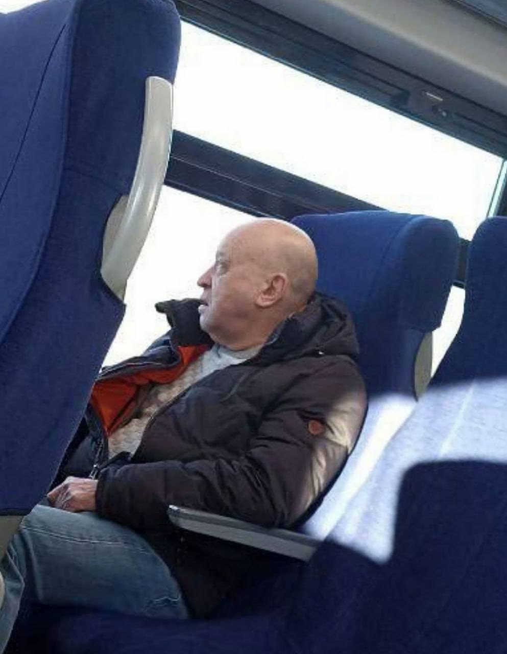 قائد فاغنر يعود للواجهة من داخل قطار.. هل ما زال بريغوجين حياً؟