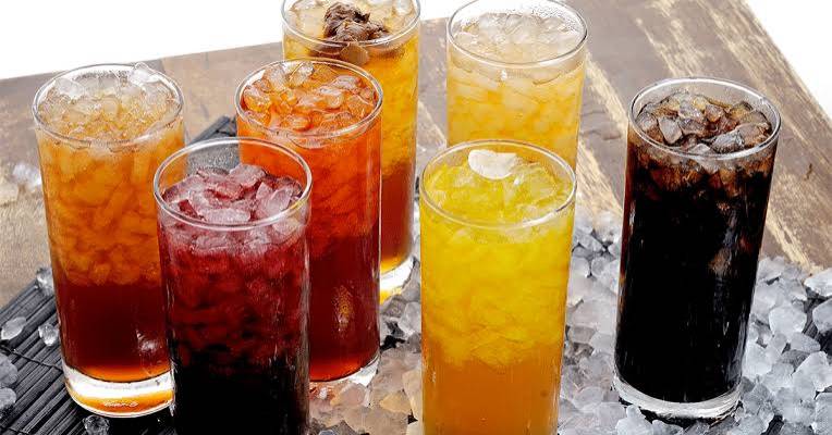 الإفطار على المشروبات الباردة في رمضان يسبب قرحة المعدة