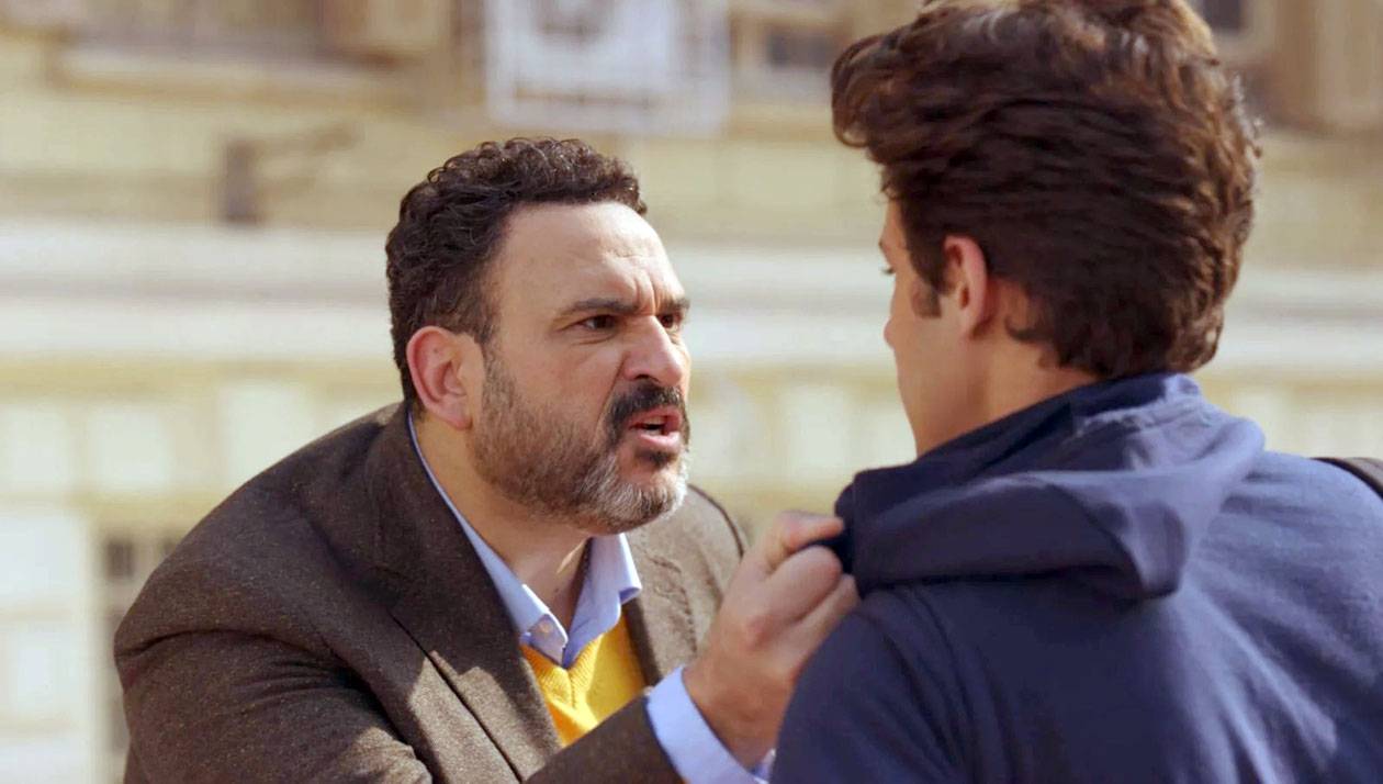 أكرم حسني في بابا جه
