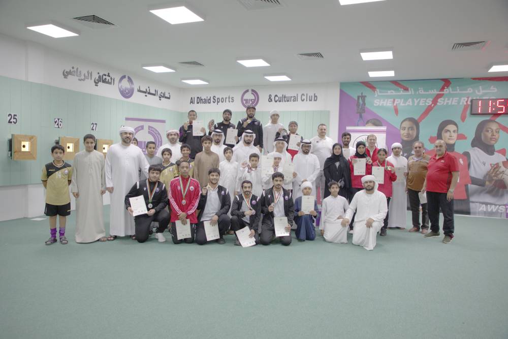 خلال تتويج الفائزين