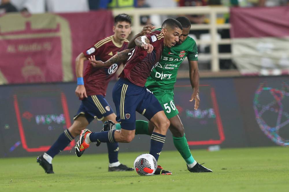 مباراة الوحدة وشباب الأهلي في دوري ادنوك للمحترفين
