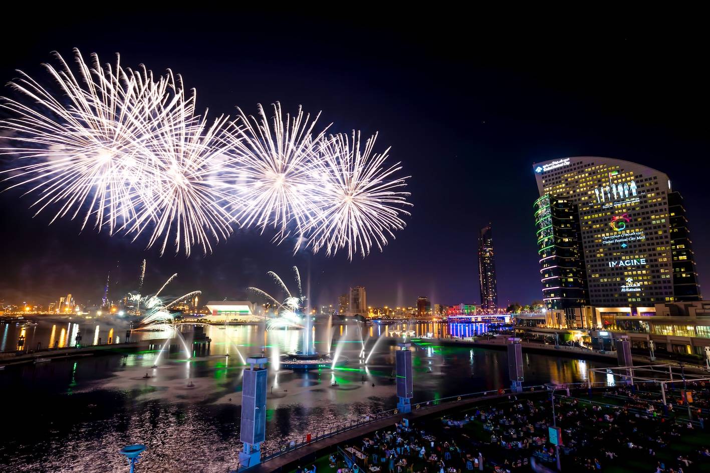 دبي في العيد.. حفلات وعروض استثنائية وطقس معتدل