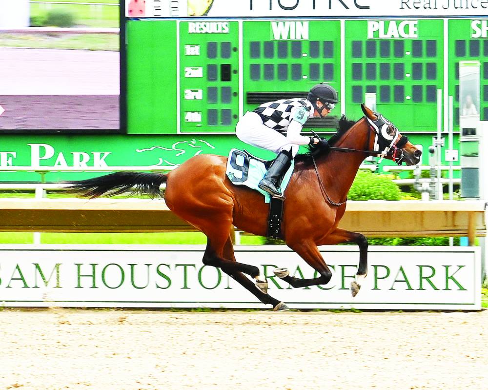 «أبتاون مونامي» تتجه إلى خط النهاية ببراعة