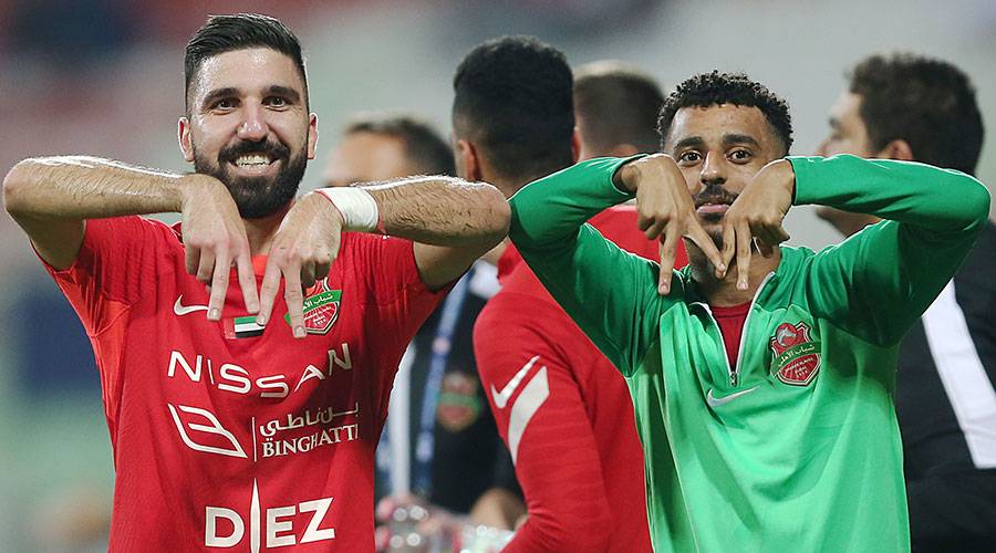  احتفالية حمراء( تصوير: يوسف الأمير) 
