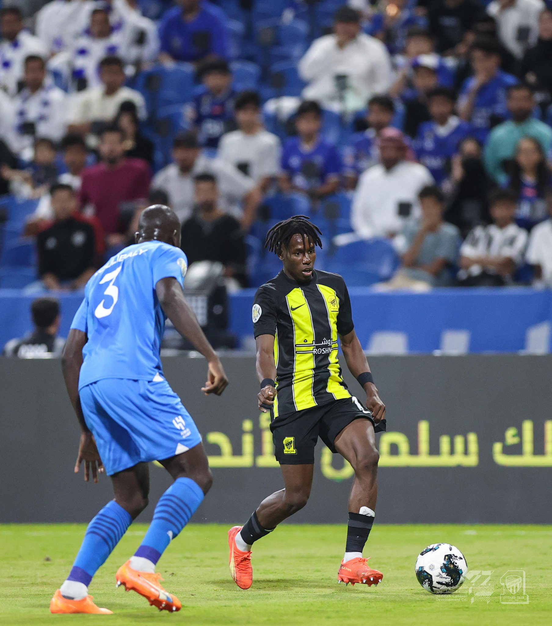 من لقاء سابق بين الهلال والاتحاد 