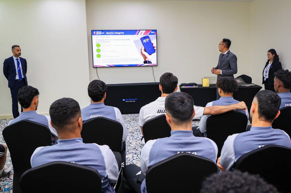 بعثة منتخب الإمارات تتلقى التعليمات التنظيمية