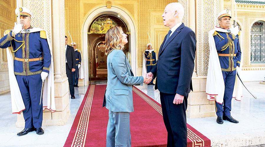  قيس سعيد يستقبل جيورجيا ميلوني في قصر قرطاج (أ ف ب) 
