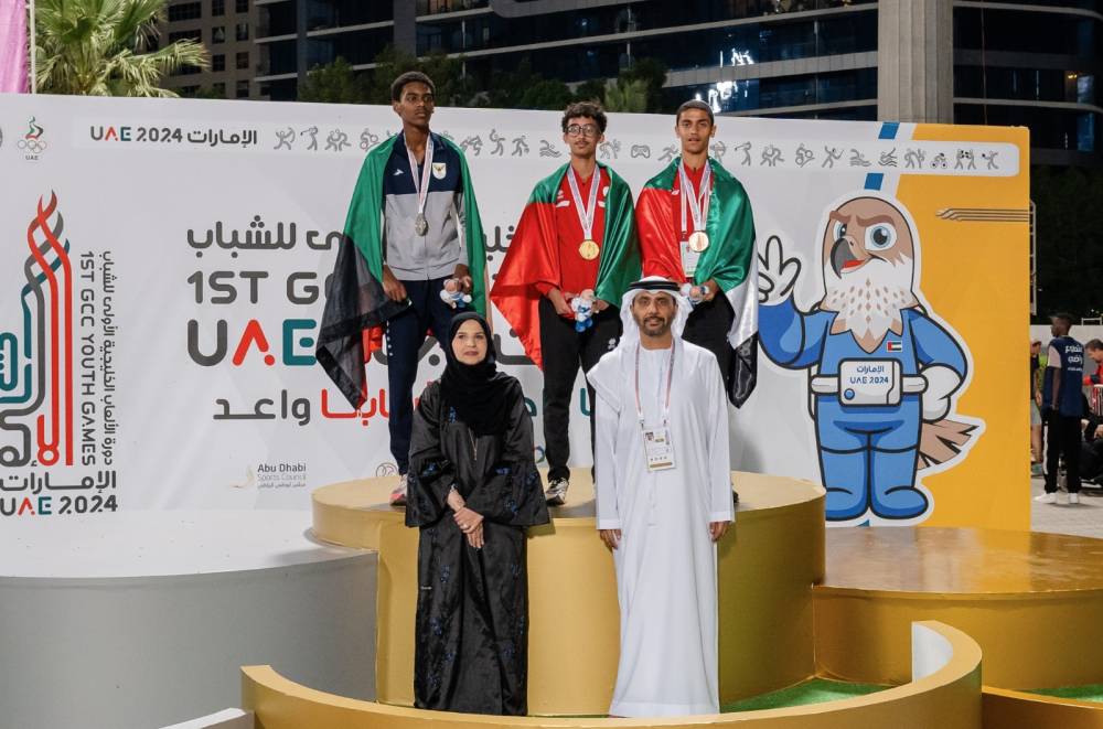 محمد المر مع أبطال الإمارات للقوى