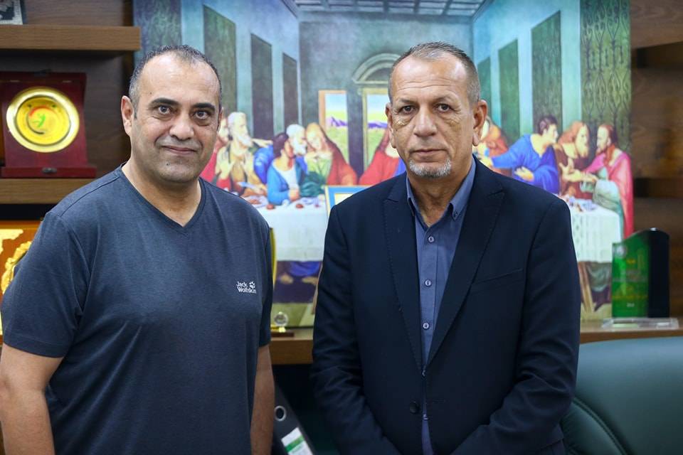 الشبول مع أحد أعضاء إدارة نادي نفط البصرة