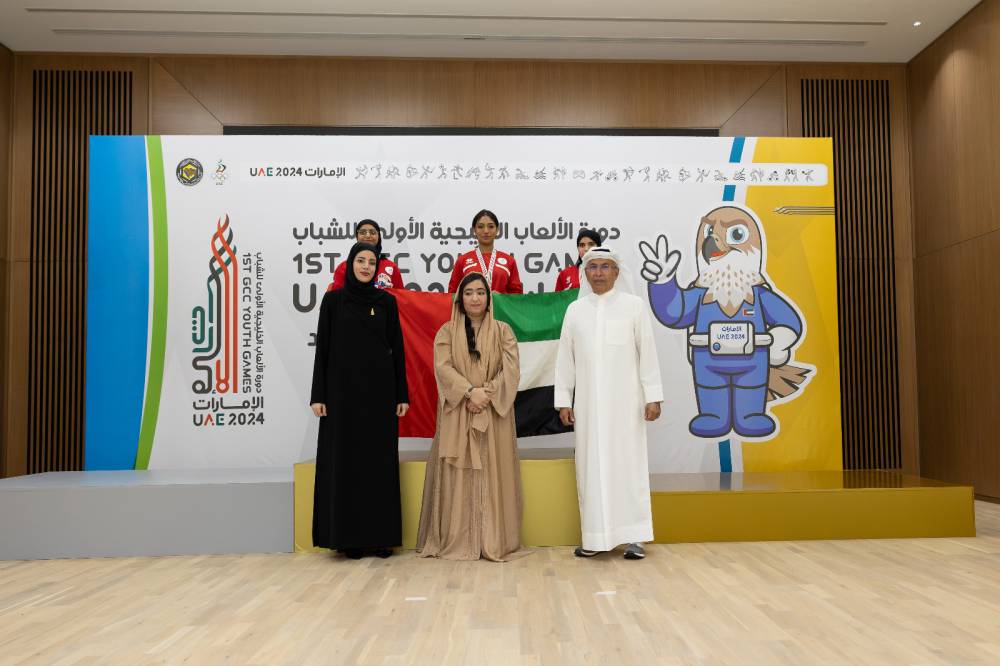 روضة بنت مكتوم وتريم مع بطلات الشطرنج