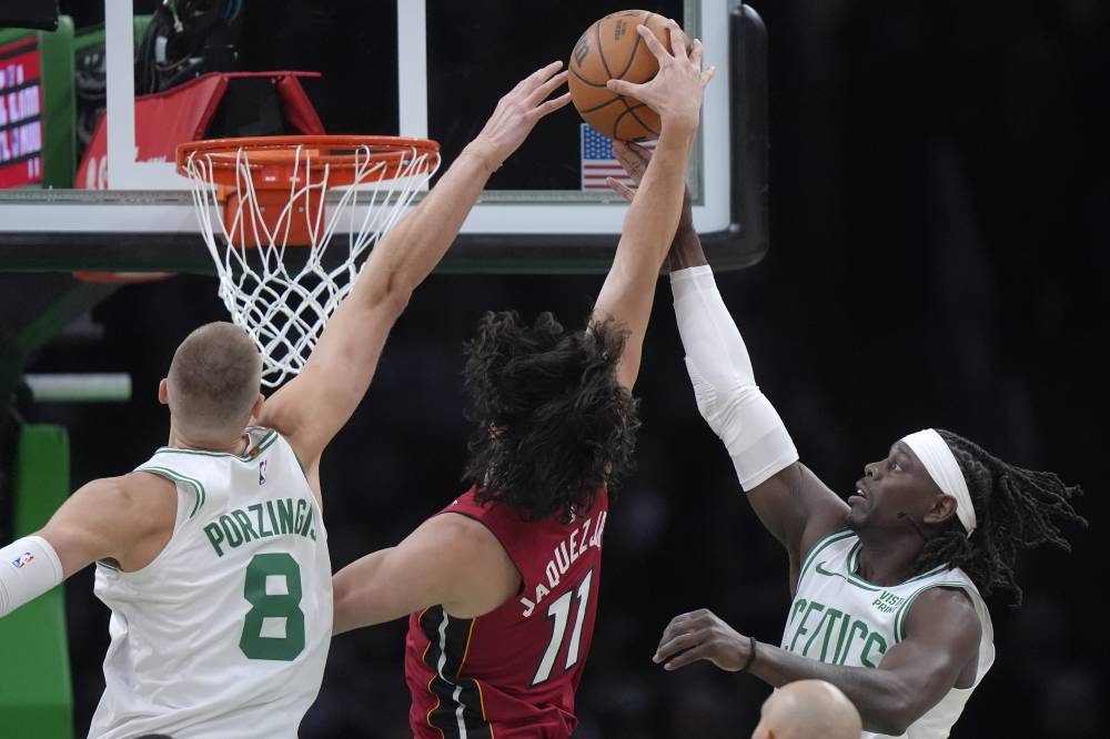 منع لاعب ميامي من التسجيل