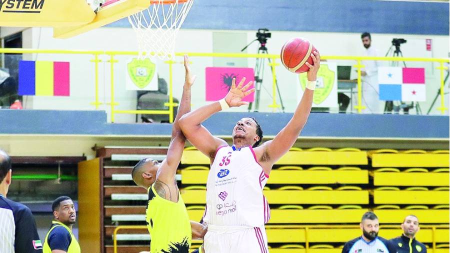 من مباراة الوصل والشارقة