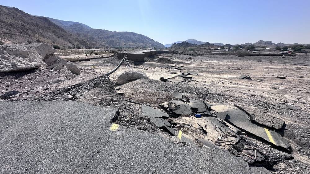 الشارع الذي جرفه الوادي خلال منخفض الهدير