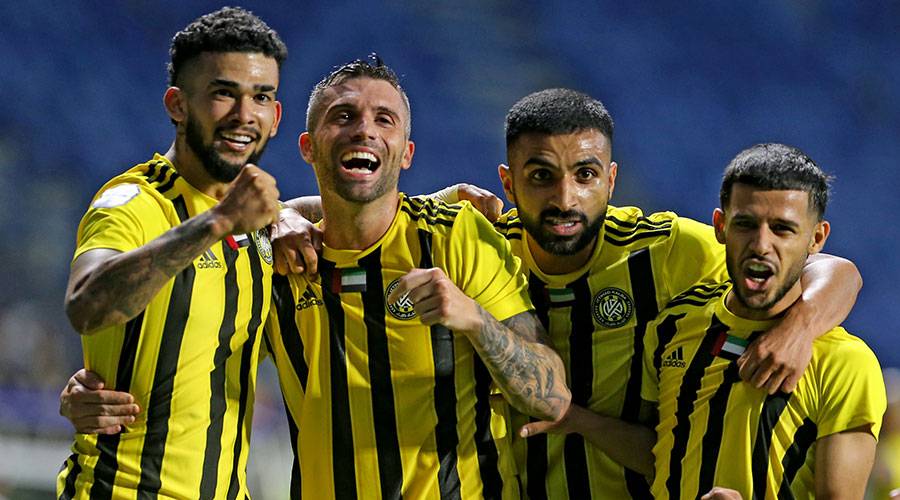  فرحة لاعبي كلباء (تصوير: صلاح عمر) 
