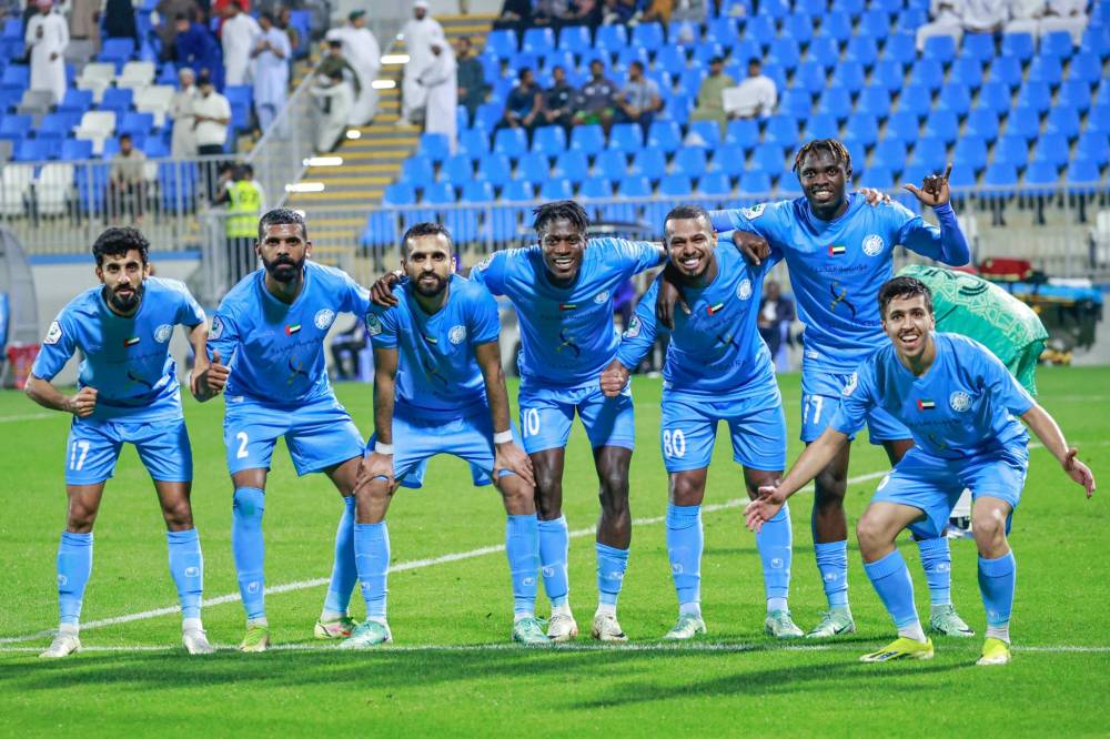 فرحة لاعبي دبا بالفوز