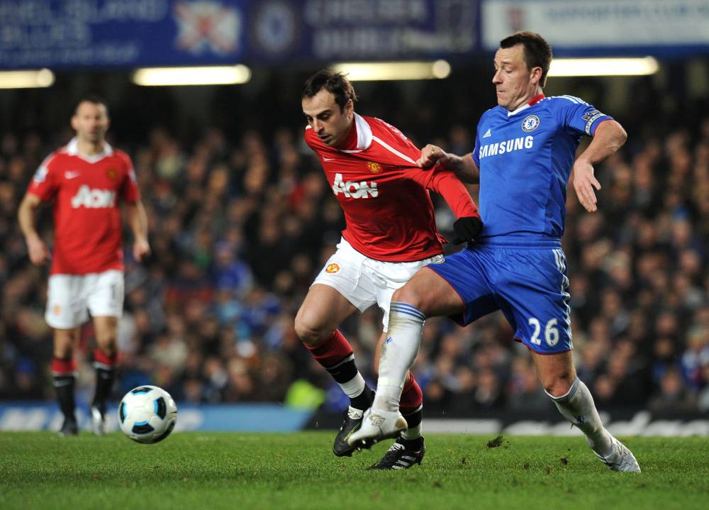 تيري في مباراة أمام اليونايتد