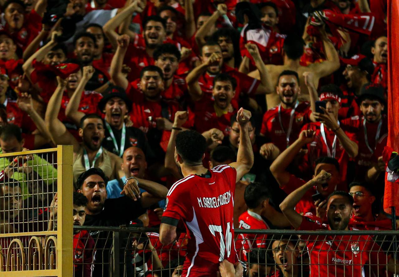 عبد المنعم يحتفل