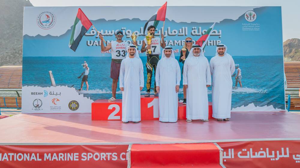 هيثم القاسمي وأحمد الحوسني والمسؤولون يتوجون الفائزين