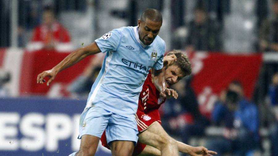 كليشي في مناورة مع مولر نجم البايرن