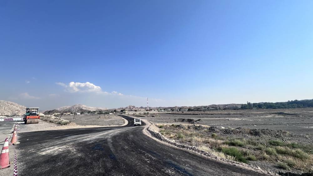 شارع بديل للشارع الذي جرفه الوادي بين أذن ووادي العيم برأس الخيمة