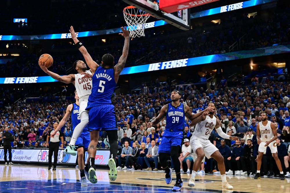 صراع قوي في المباراة