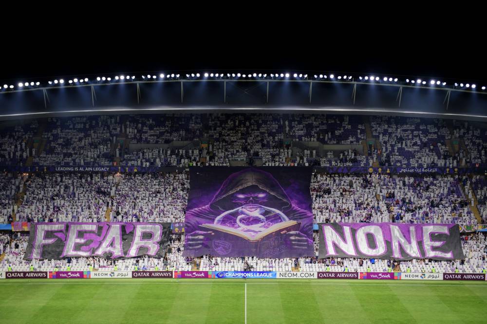 جمهور العين خلف فريقه دائماً