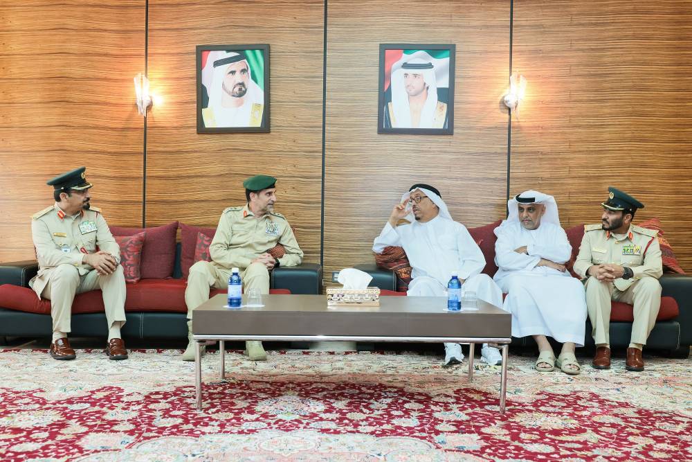 ضاحي خلفان يستقبل قائد عام شرطة دبي