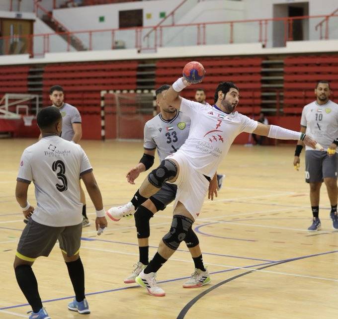 من مباراة الشارقة والوصل