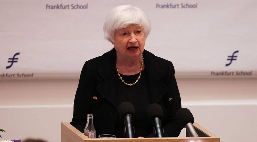  جانيت يلين متحدثة في كلية فرانكفورت للتمويل والإدارة (بلومبيرغ) 
