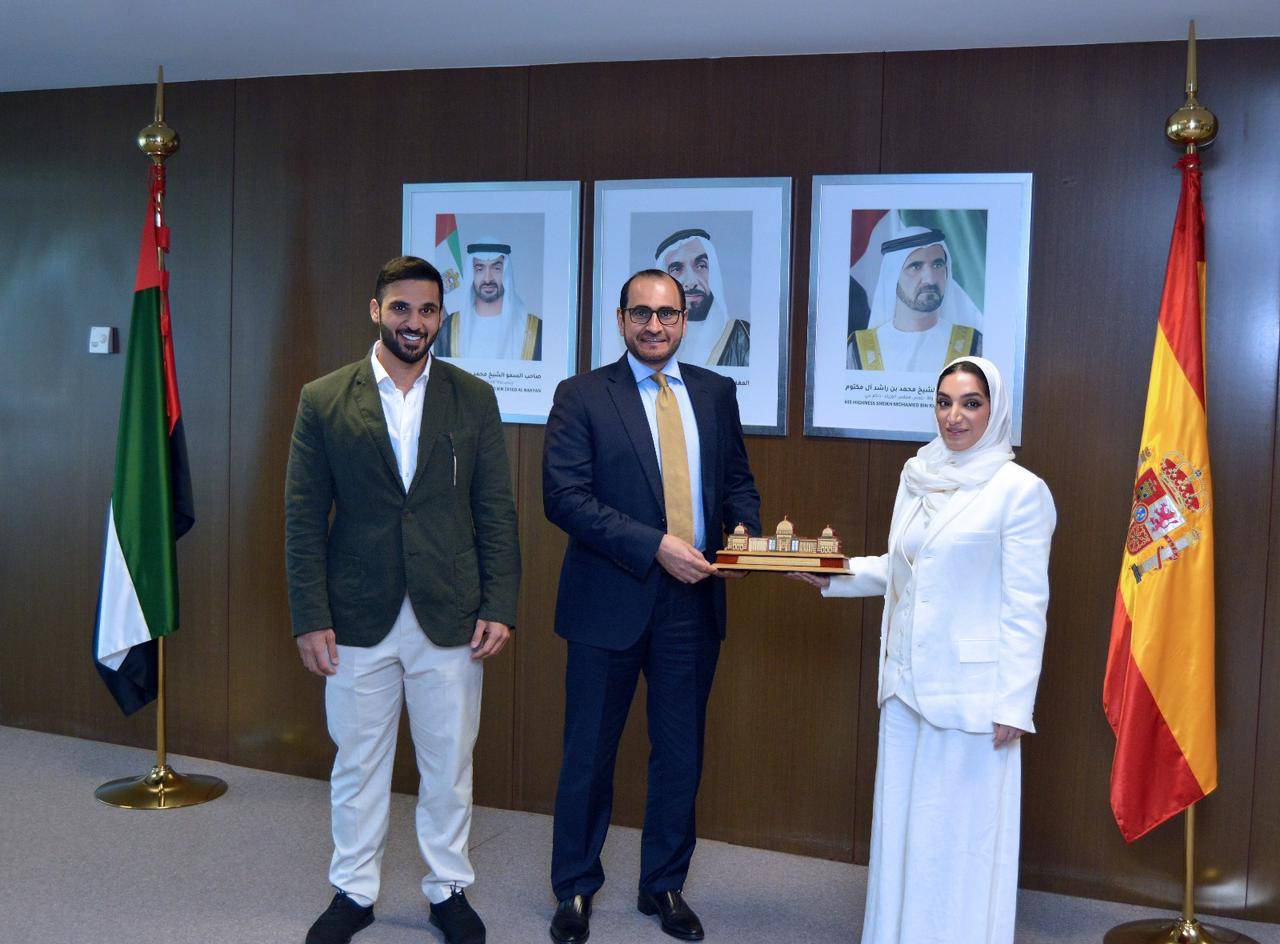 خلال الاجتماع