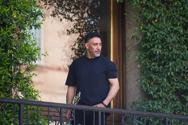 عمرو مصطفى يطالب المطربين بالاعتذار عن تصرفاتهم في الحفلات