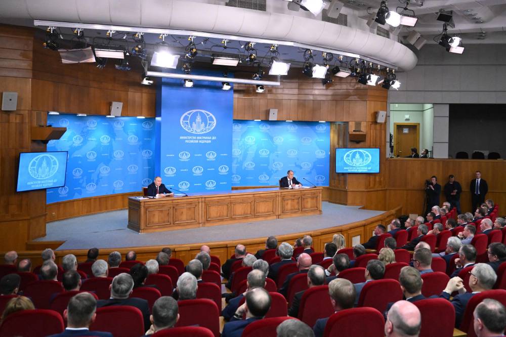  بوتين يخاطب المسؤولين في وزارة الخارجية الروسية في موسكو(أ.ف.ب)