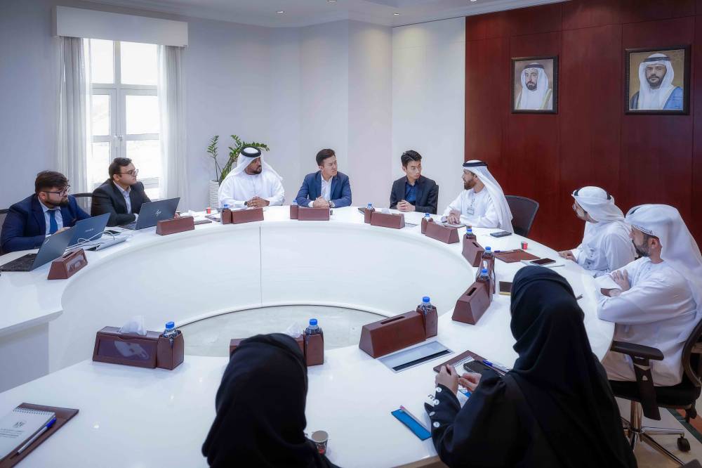 خلال الاجتماع 