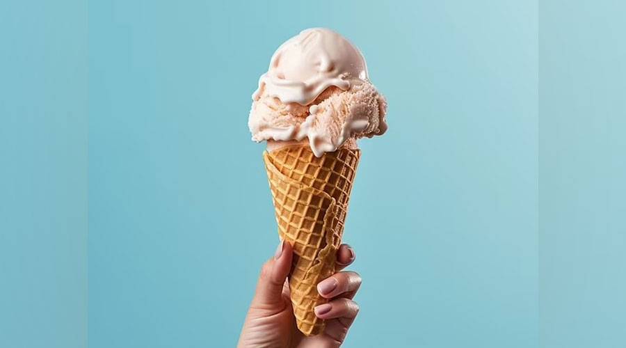  مخروط مثلجات 
