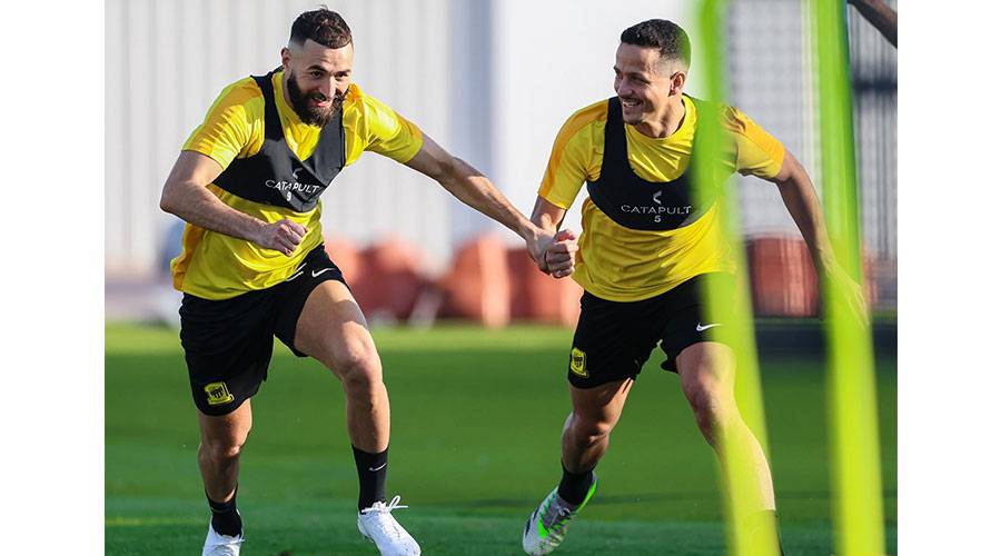 بنزيمة في تدريبات الاتحاد