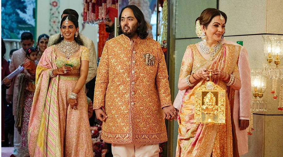 تتصدرها «فيلا بدبي».. قائمة هدايا مذهلة في عرس نجل أغنى رجل في آسيا