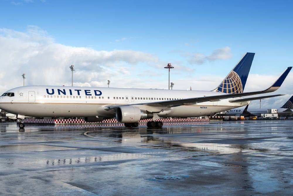 «خطر بيولوجي» يحوّل مسار طائرة أمريكية