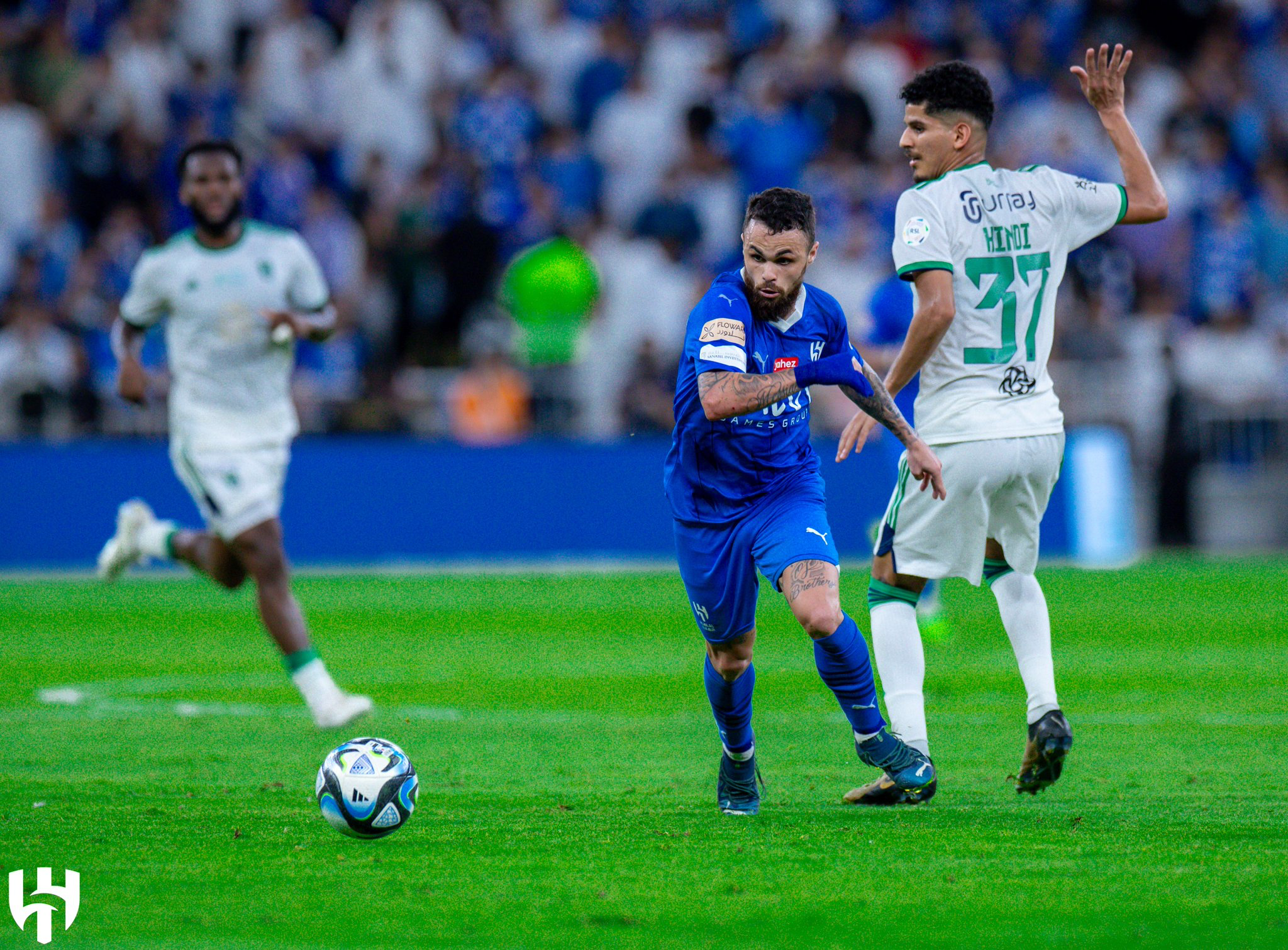 من لقاء سابق للهلال والأهلي