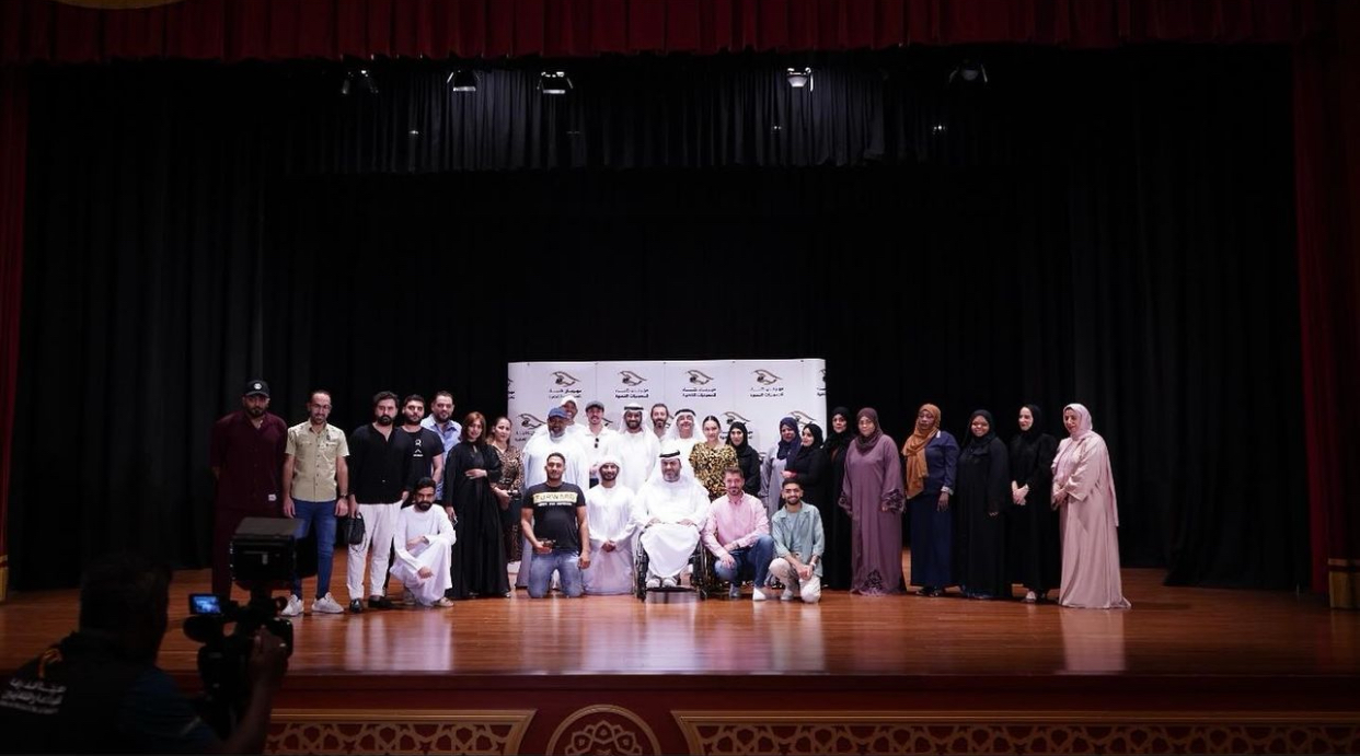 أحمد بورحيمة مع المشاركين في الورشة