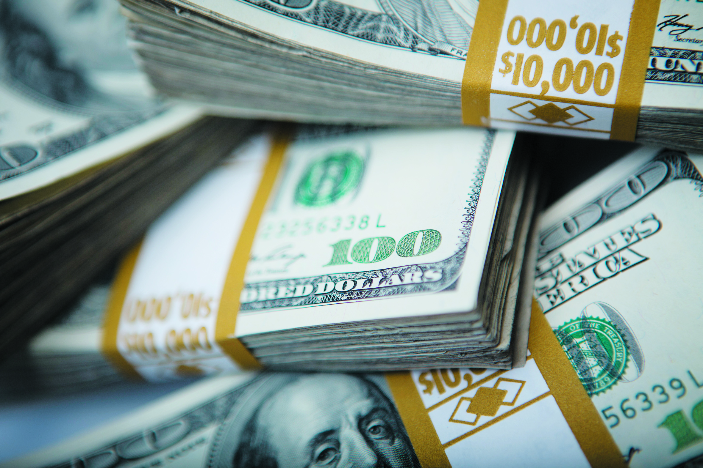 سحوبات النصف الثاني من 2015 بلغت 100 مليار دولار