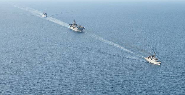 سفينة تبلغ عن أضرار بعد مواجهة مع زورق مسير قبالة اليمن