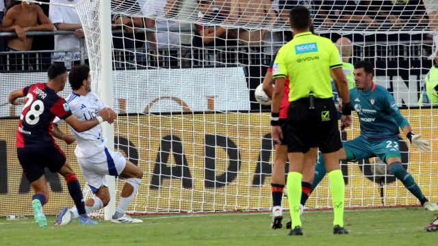 كومو يتعادل مع كالياري ويحصد أول نقطة في الدوري الإيطالي