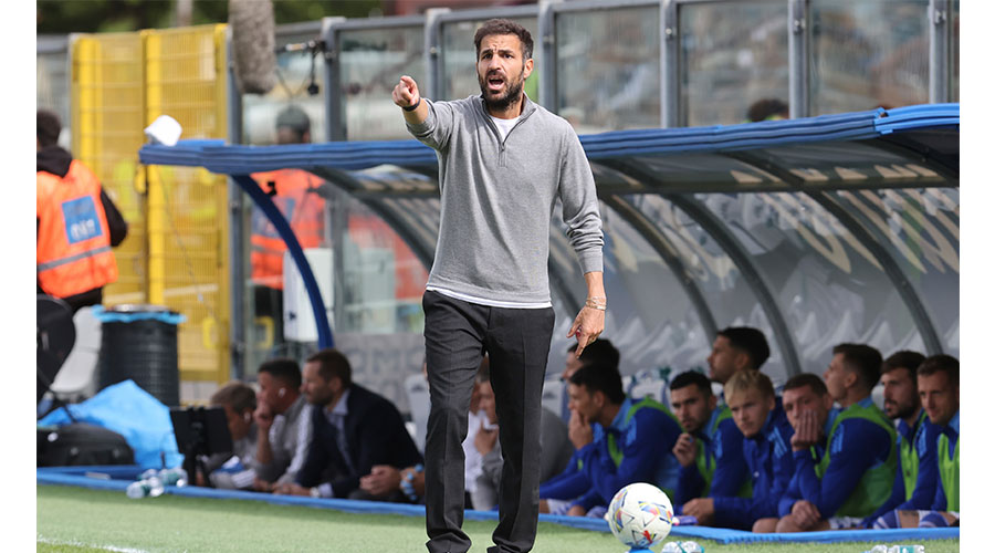 فابريغاس في مباراة التعادل أمام بولونيا السبت 