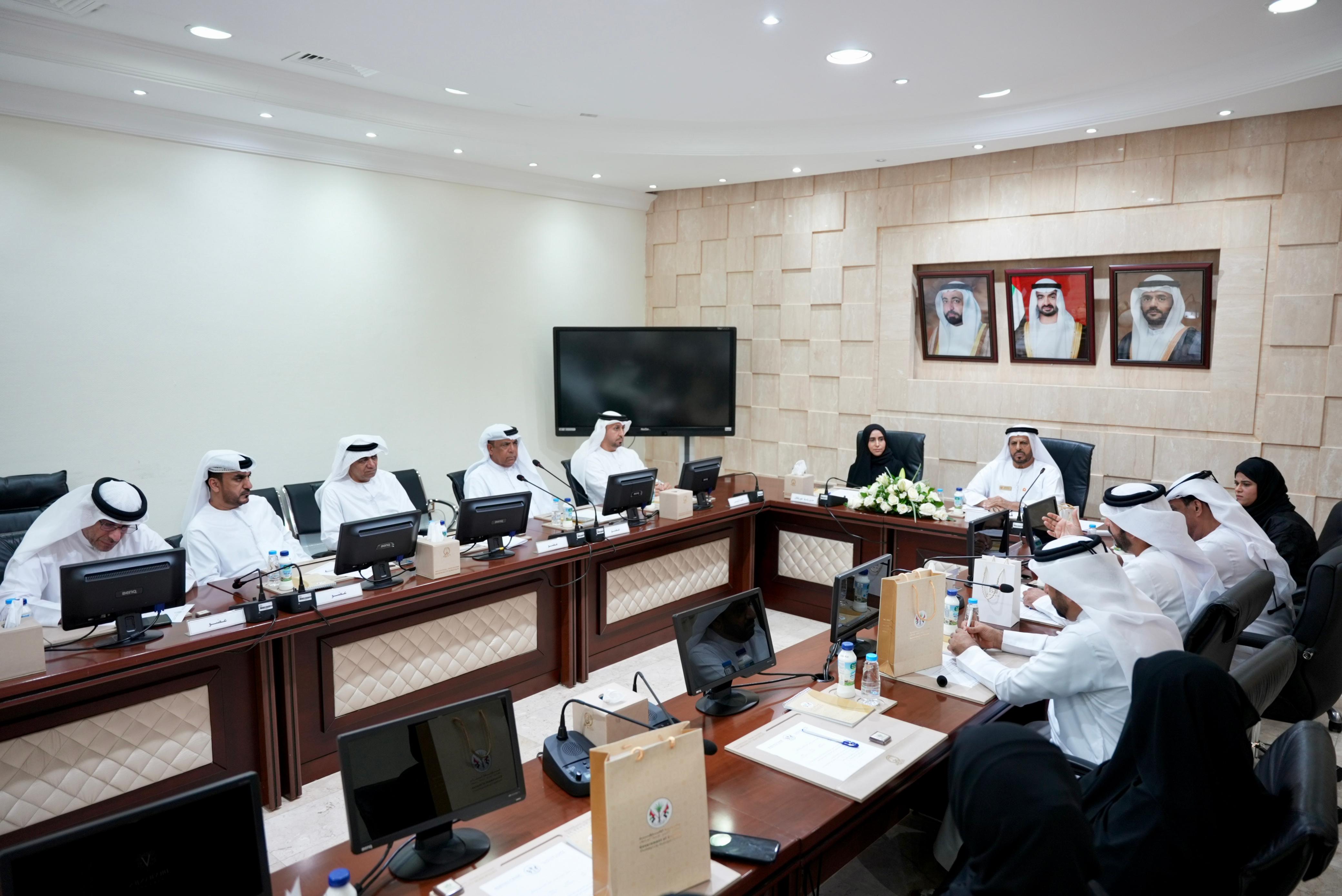 د. راشد النقبي يتراس الاجتماع 