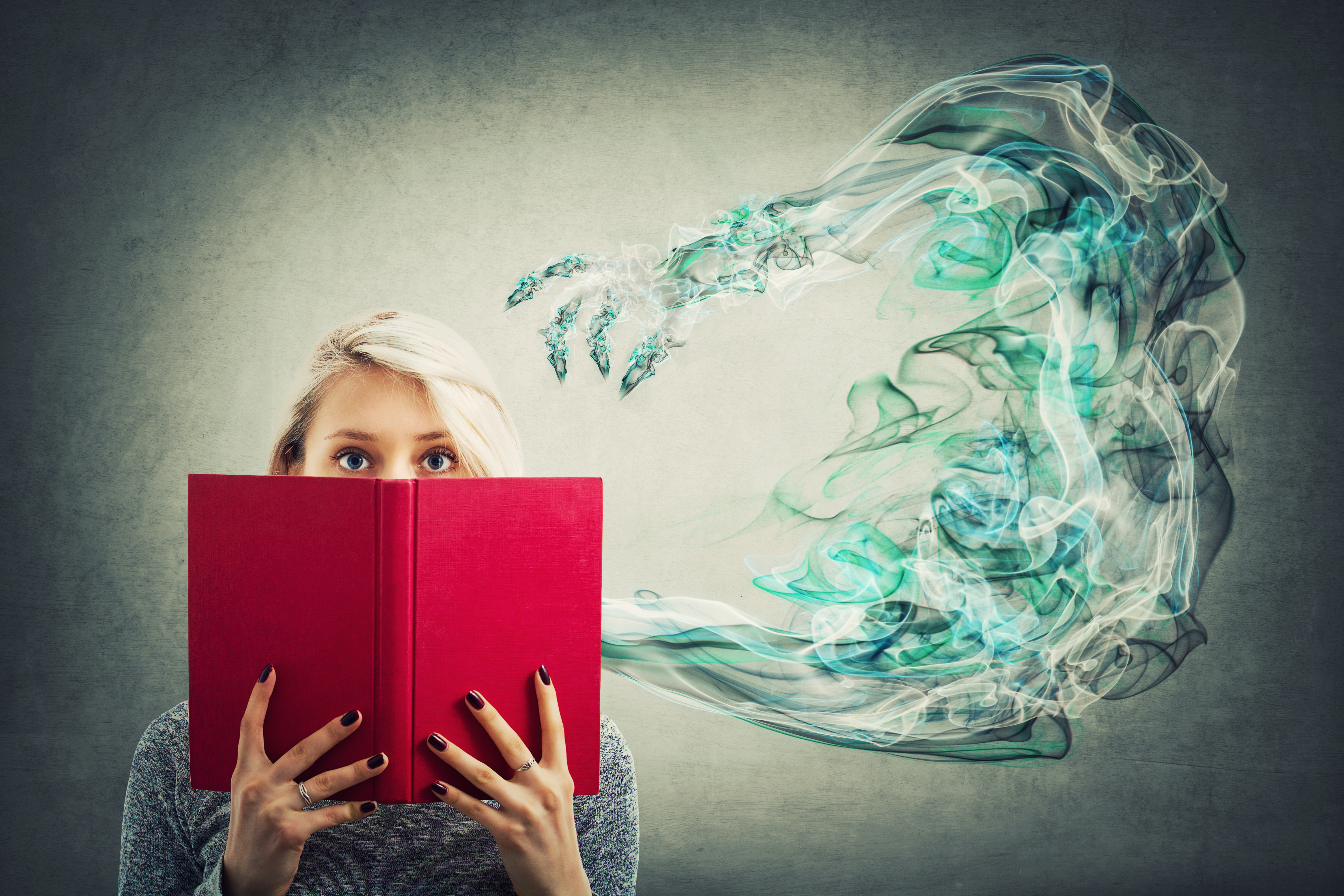 كتابات تفتقد إلى النقد والجوائز