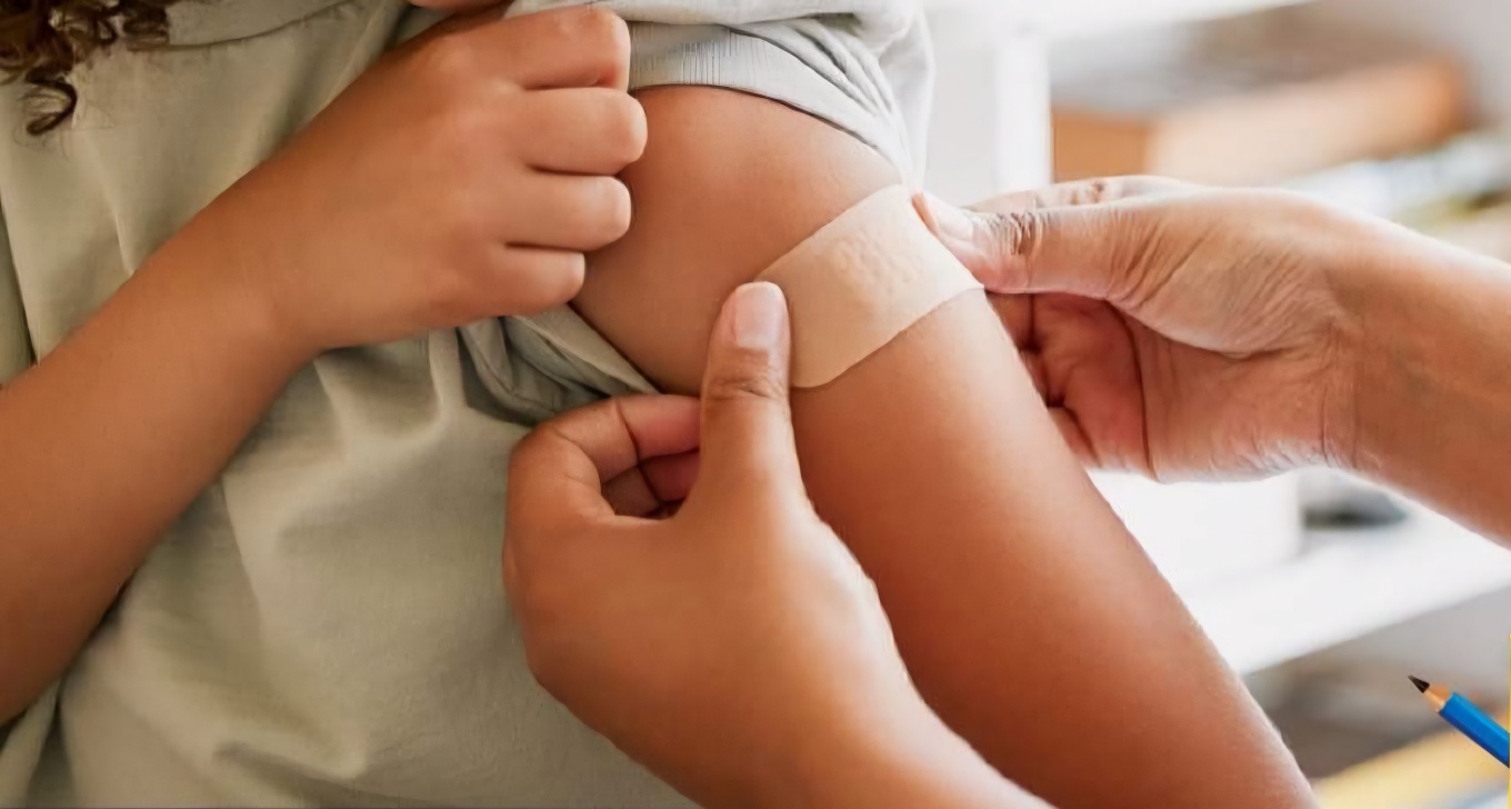 «الدواء المصرية» تنصح بتطعيم الأطفال ضد الإنفلونزا