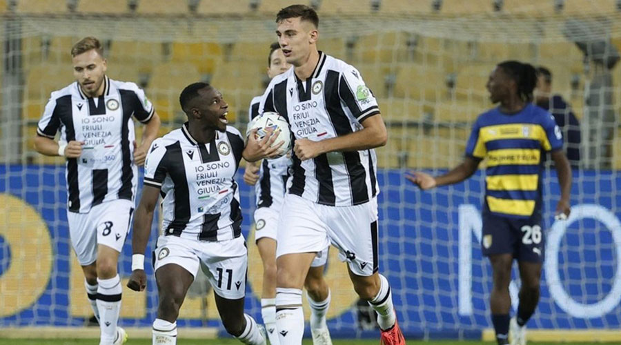 أودينيزي يقلب الطاولة على بارما ويتصدر