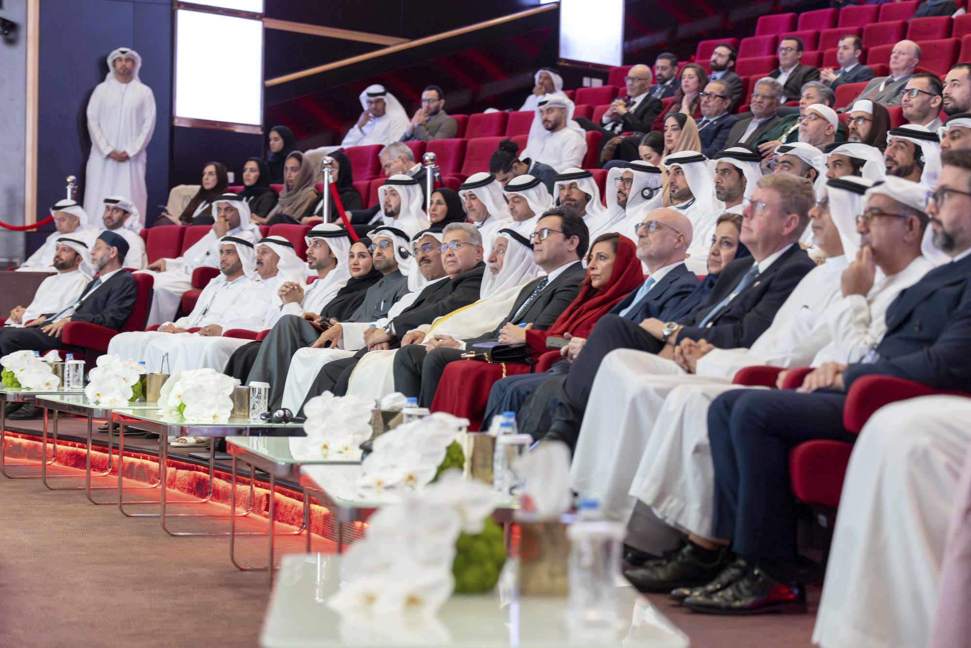 سلطان والشيخة بدور القاسمي وجانب من الحضور