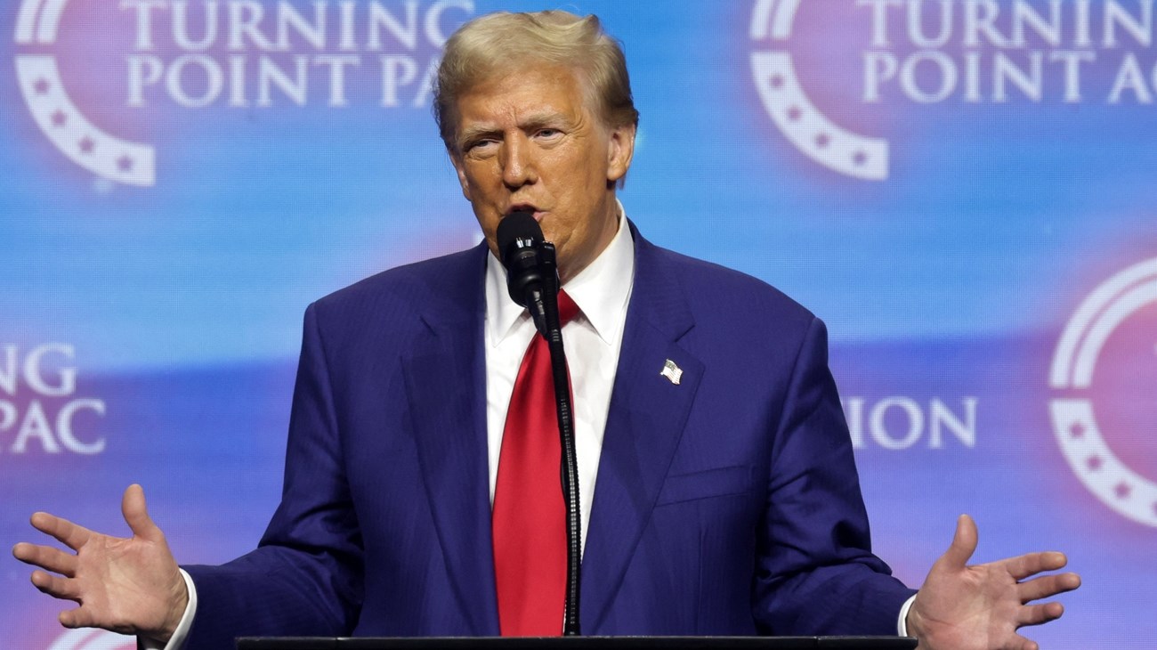 ترامب يحاول استقطاب مسلمي ميشيغان بوعد إنهاء الصراع في الشرق الأوسط